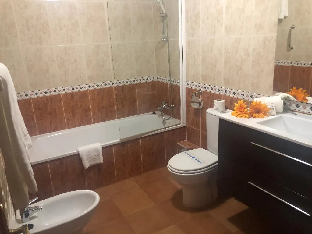 APARTMENT CAPACITY 6 THREE BEDROOM Room, Solineu Apartments, Costa Brava