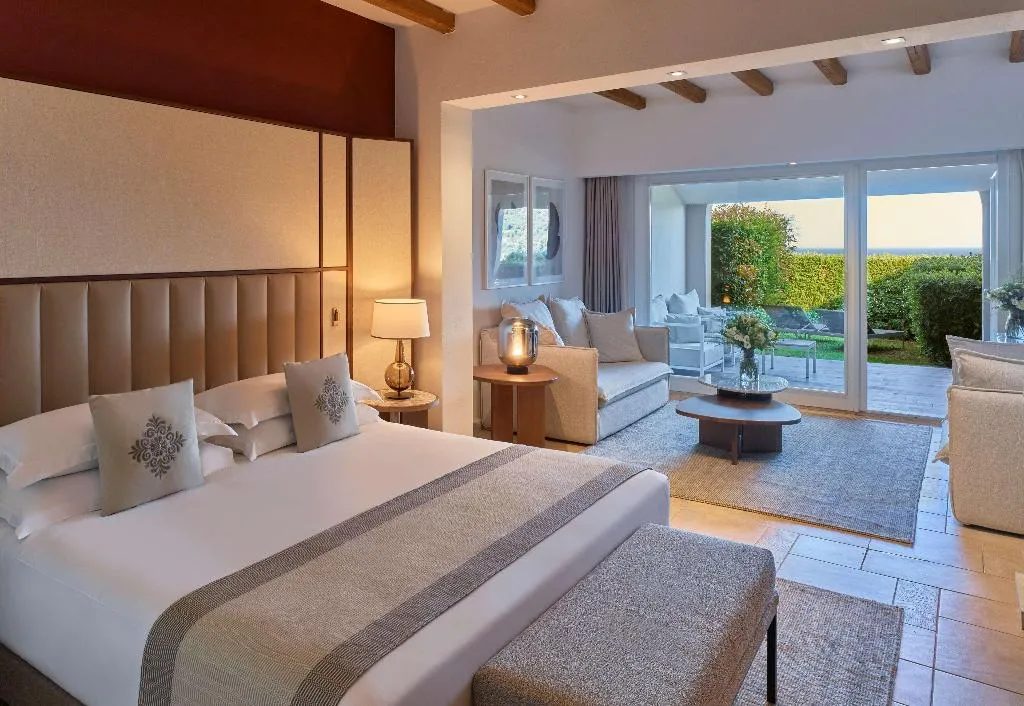 JUNIOR SUITE WITH JACUZZI Room, Conrad Chia Laguna Sardinia, Cagliari