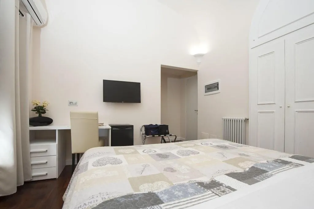 Room, Trinity Luxury Rooms, Rome