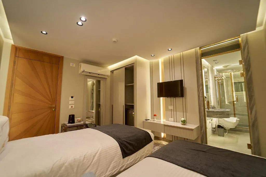 TWIN DELUXE TWO BEDS Room, Pyramids Charm Hotel, Cairo
