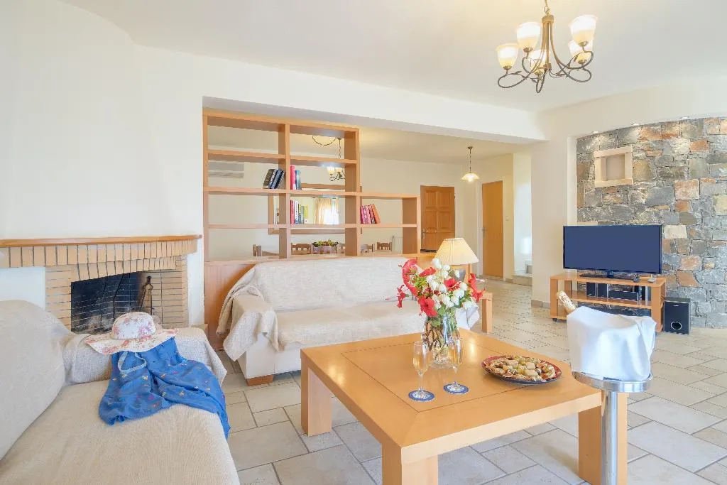 VILLA FOUR BEDROOMS Room, Miramare Resort & Spa, Crete