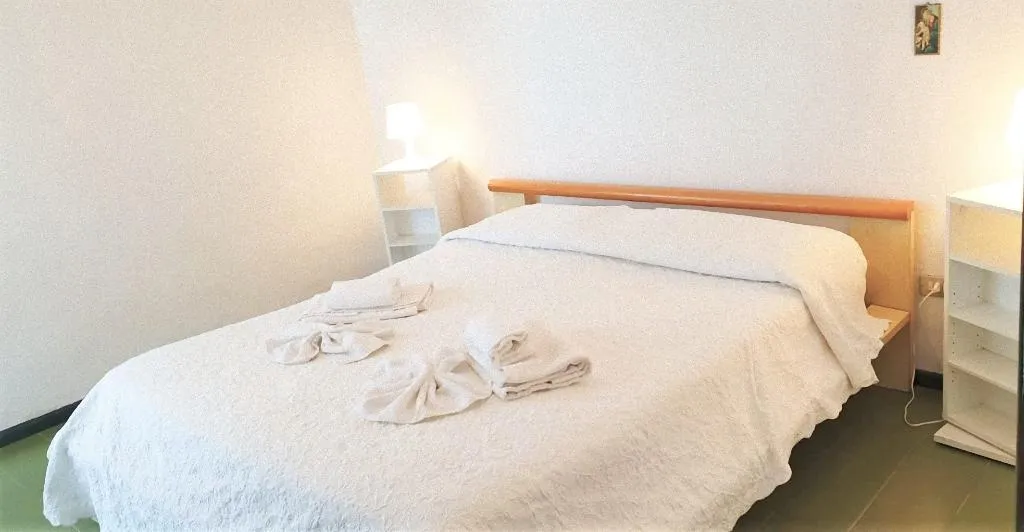 APARTMENT CAPACITY 6 TWO BEDROOMS Room, Terza Spiaggia and la Filasca, Olbia