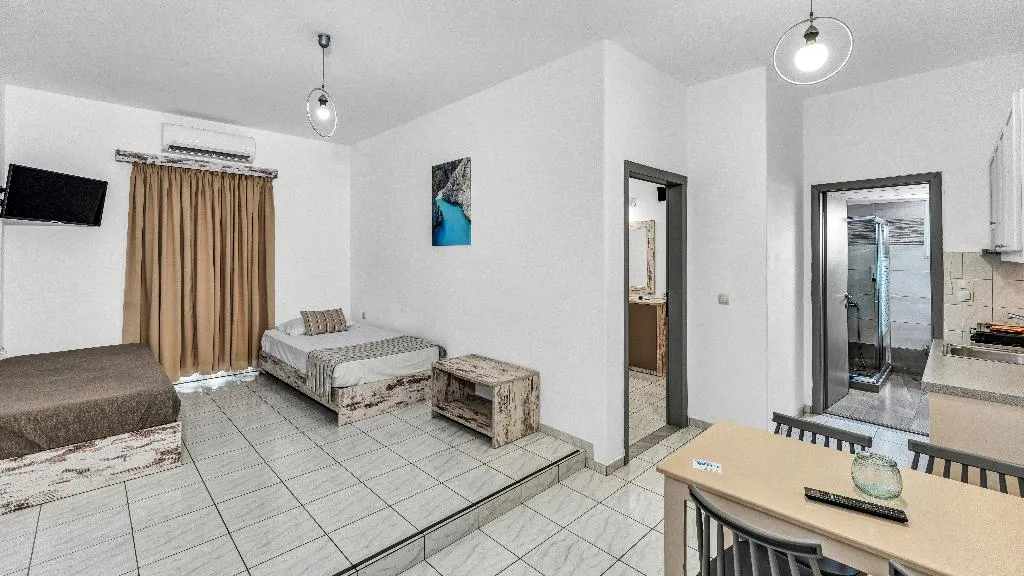 JUNIOR SUITE CAPACITY 4 Room, Evina Rooms and Suites, Crete