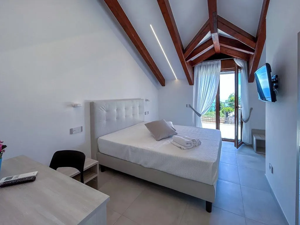 Room, Casa Milly, Naples