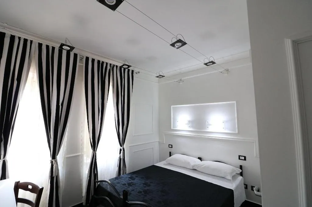 Room, Palace Rome, Rome