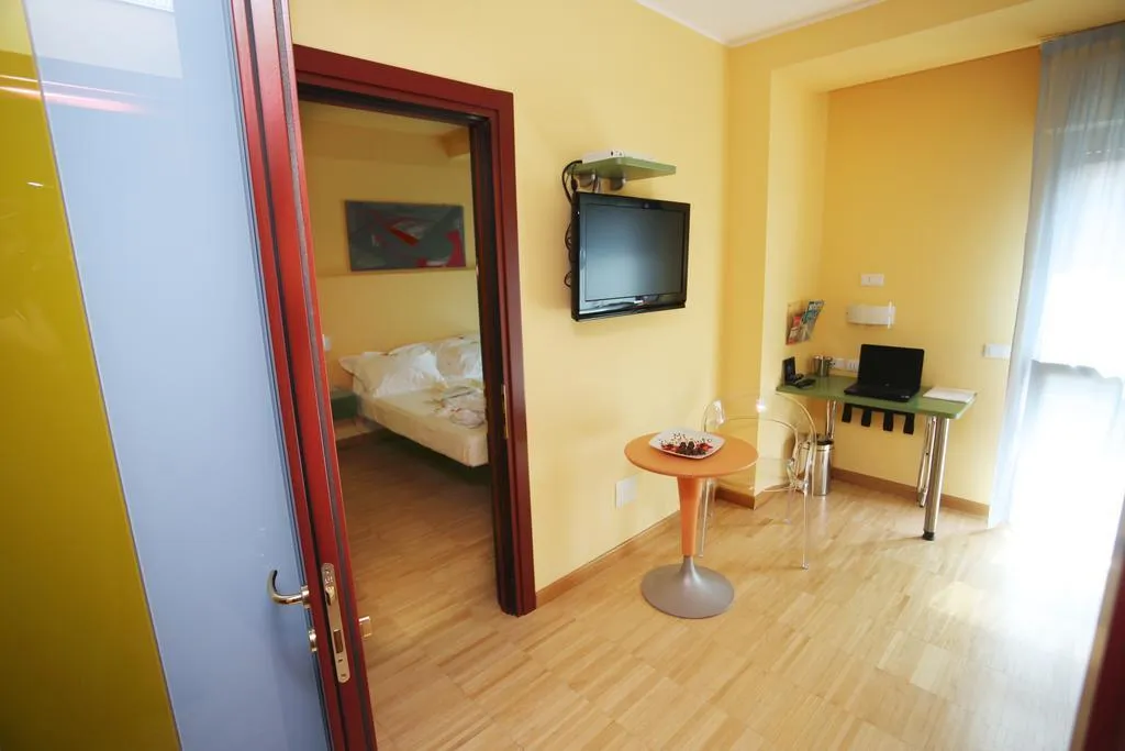 TRIPLE STANDARD Room, Mi Hotel, Milan