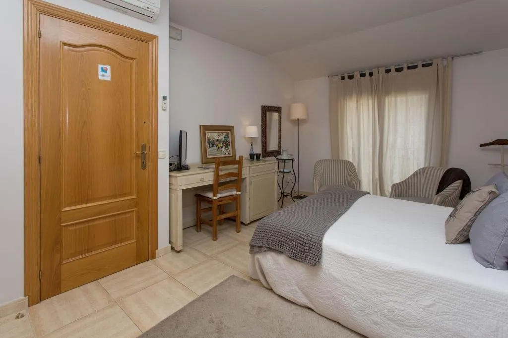 Room, Hostal De La Plaça, Barcelona