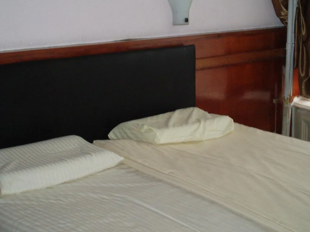 Room, Manofa, Amsterdam