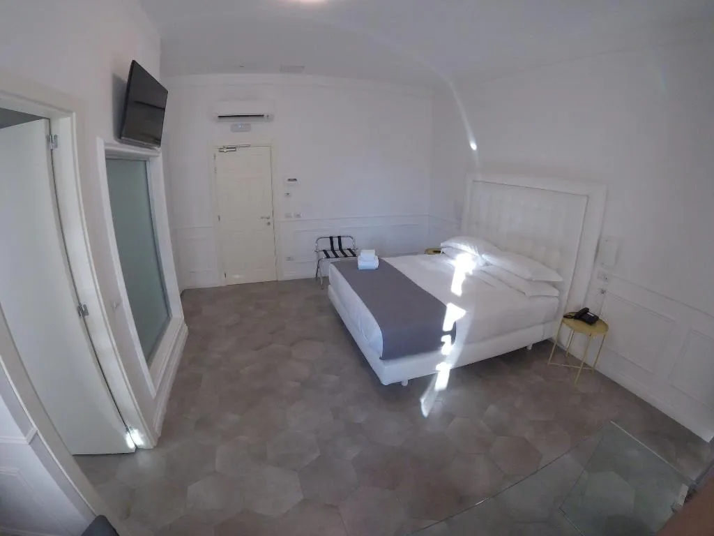 Room, Palazzo Balsamo, Naples