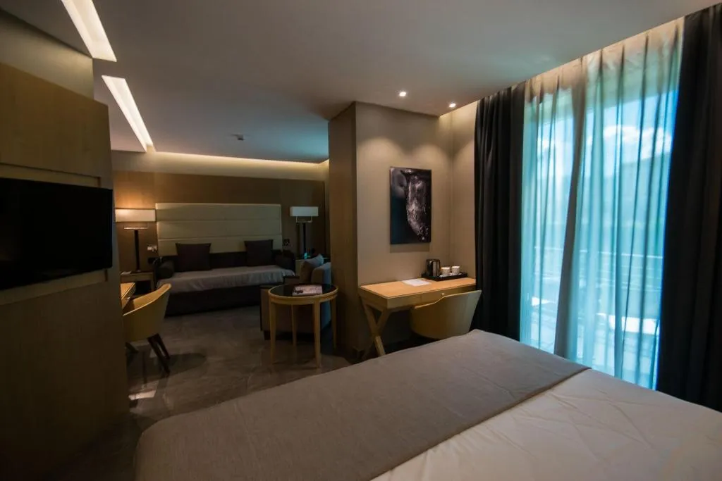SUITE KING SIZE BED Room, Hotel Forum, Naples