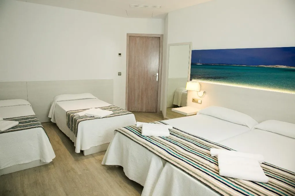 QUADRUPLE STANDARD Room, Hotel Rosales Formentera, Ibiza