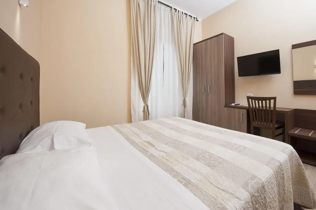 Room, Trinity Luxury Rooms, Rome