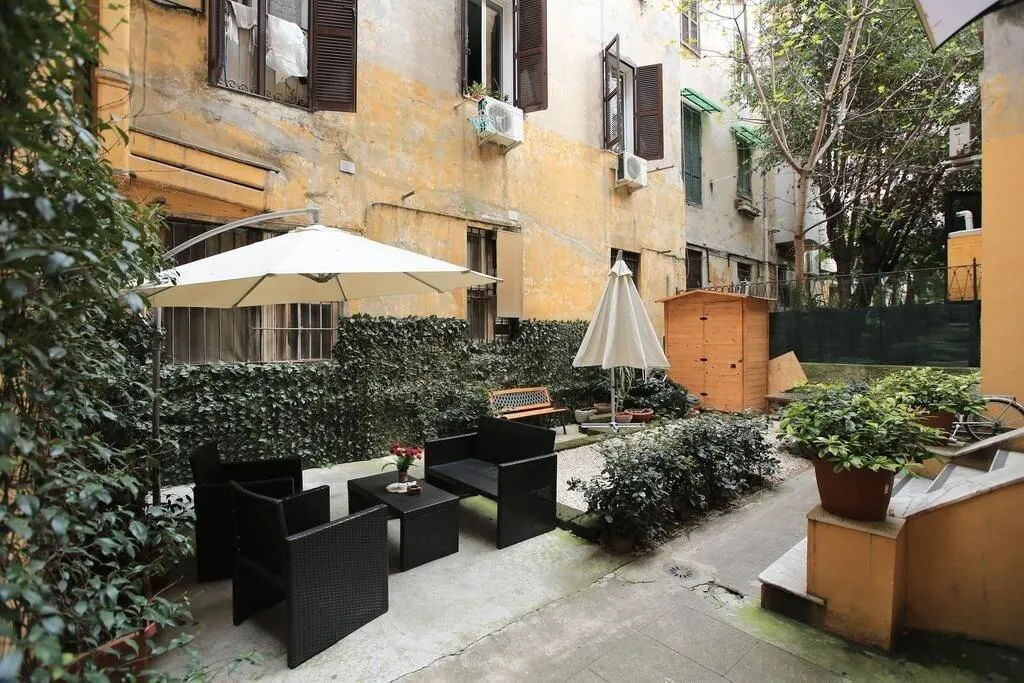 General view, A Casa Nostra, Naples
