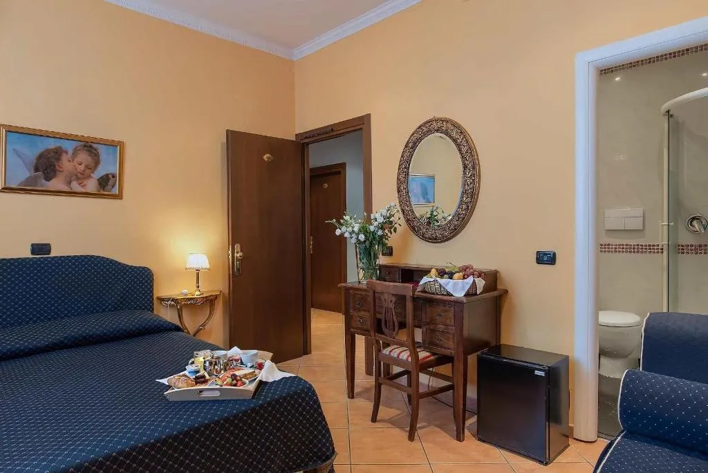 Room, Hotel Caracciolo, Naples