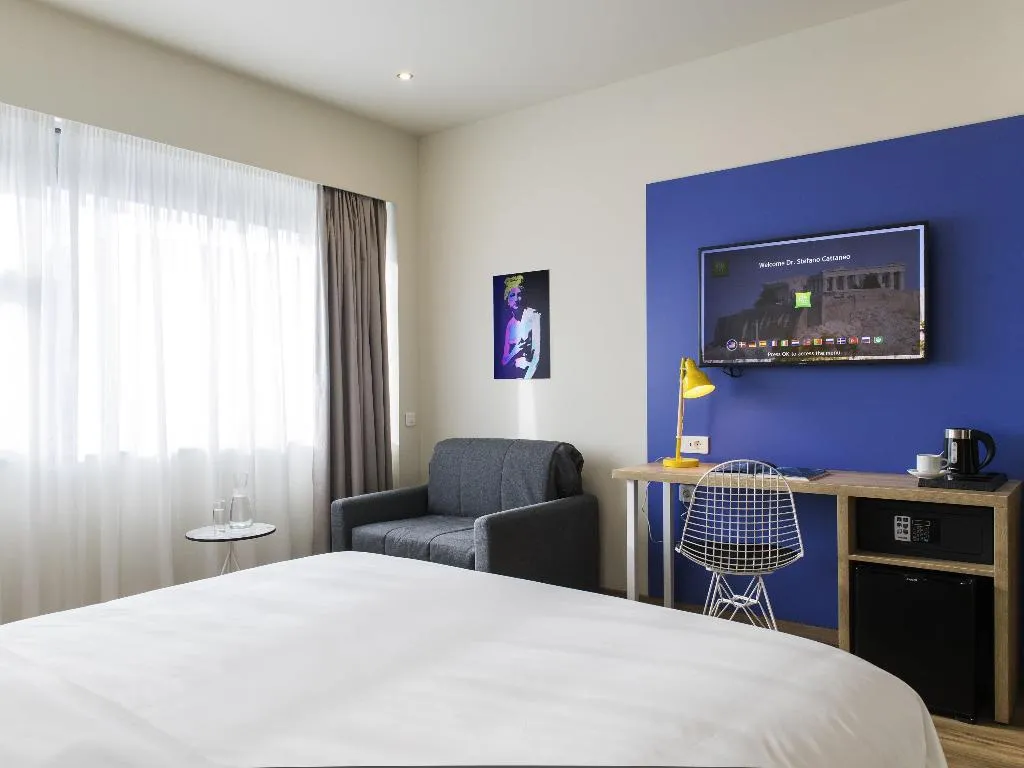 TRIPLE PREMIUM Room, Ibis Styles Athens Routes, Athens