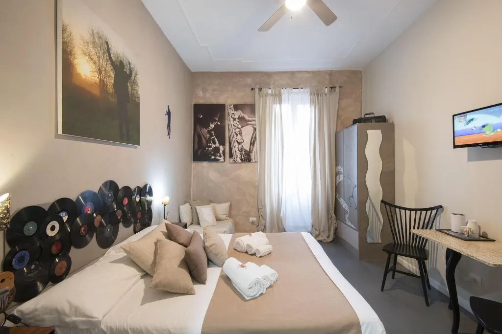 Room, Bed & Breakfast Le due civette, Naples