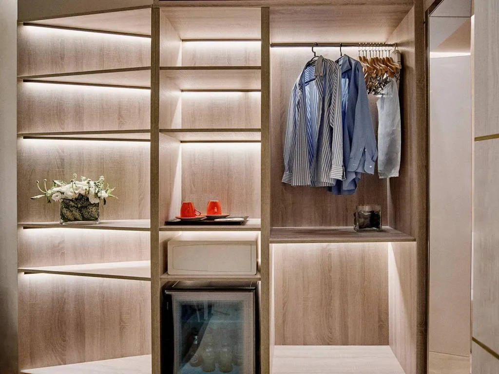 Room, Preciados, Madrid