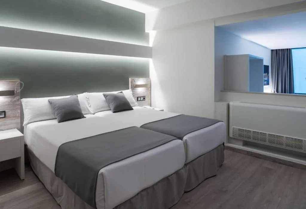 FAMILY ROOM STANDARD Room, Medplaya Bali, Costa Del Sol