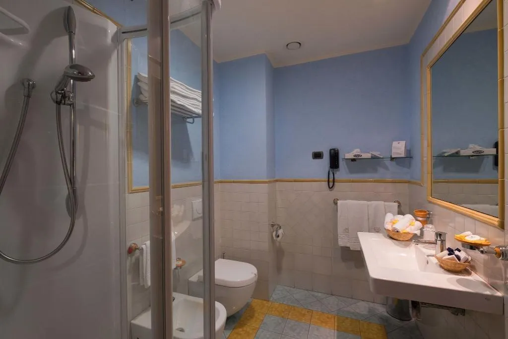 Room, Aktea, Catania