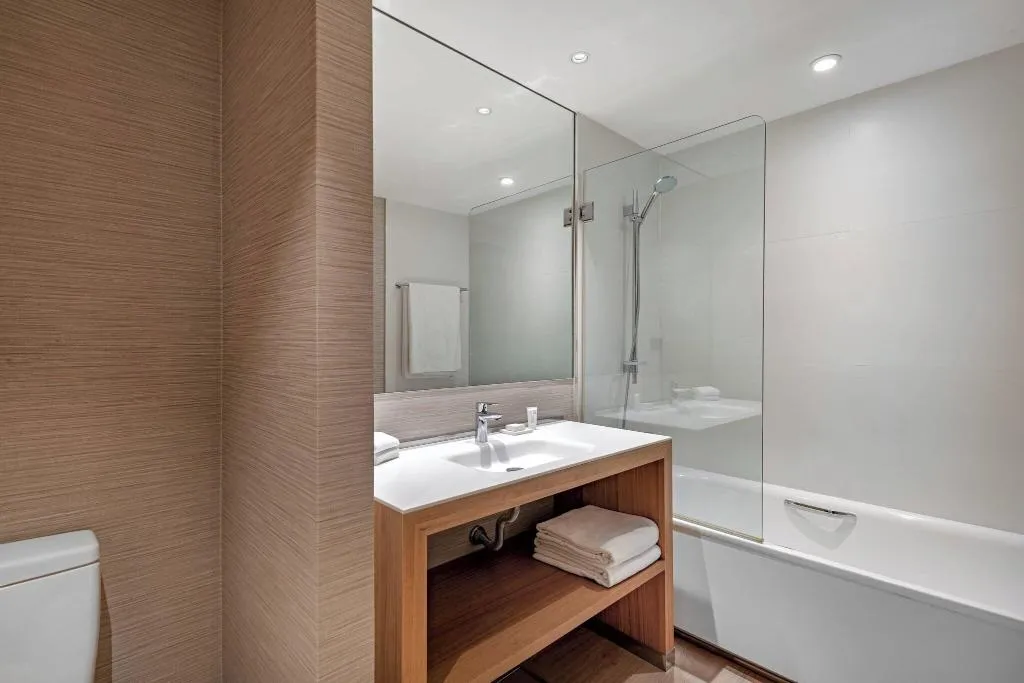 TWIN SUPERIOR Room, AC Barcelona Diagonal D'Illa, Barcelona