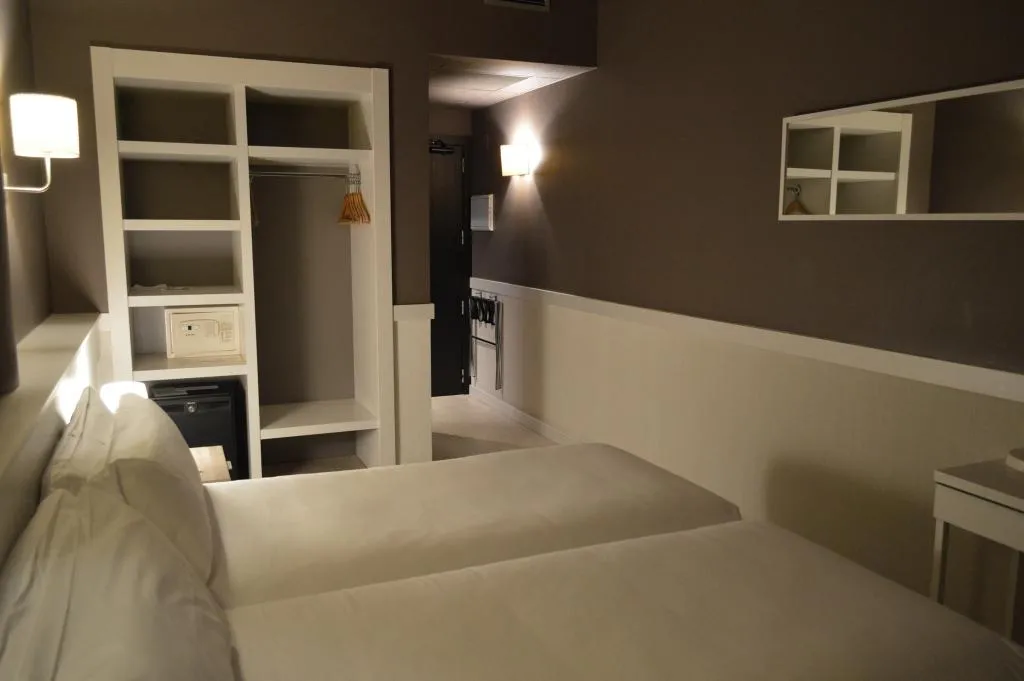 DOUBLE STANDARD Room, Paral.lel, Barcelona