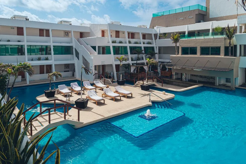 Pool, Flamingo Cancun All Inclusive, Cancun Area