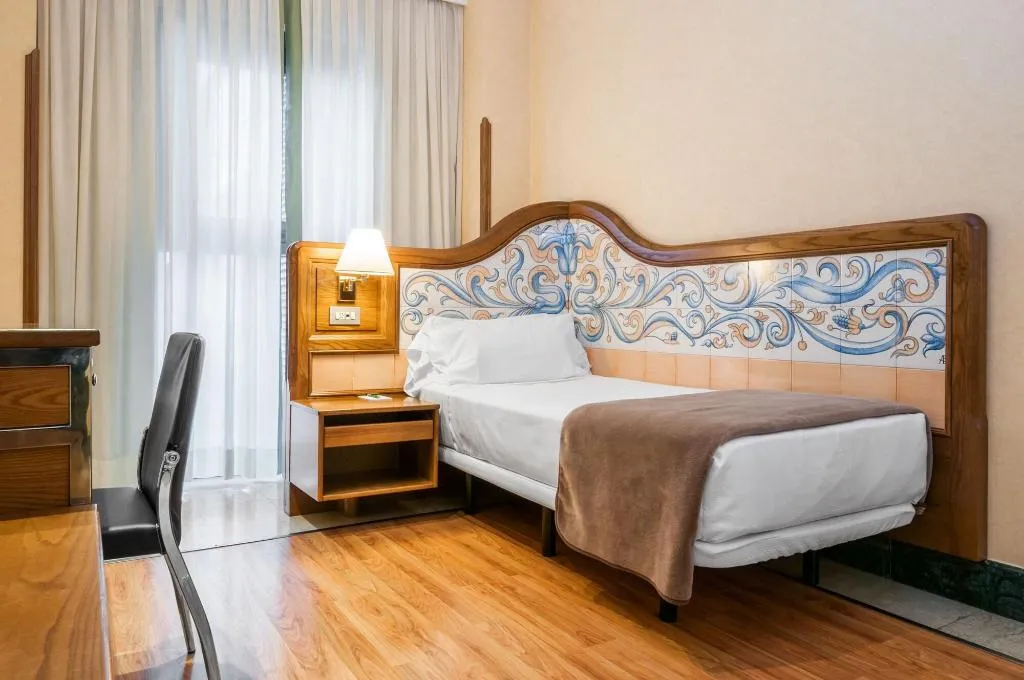 Room, Hotel Julia, Madrid