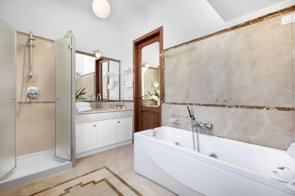 JUNIOR SUITE WITH JACUZZI Room, Relais Villa Savarese, Naples
