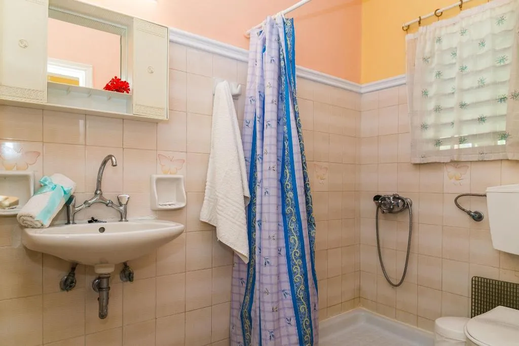 Room, Roussa's Studios and Apartments, Zante