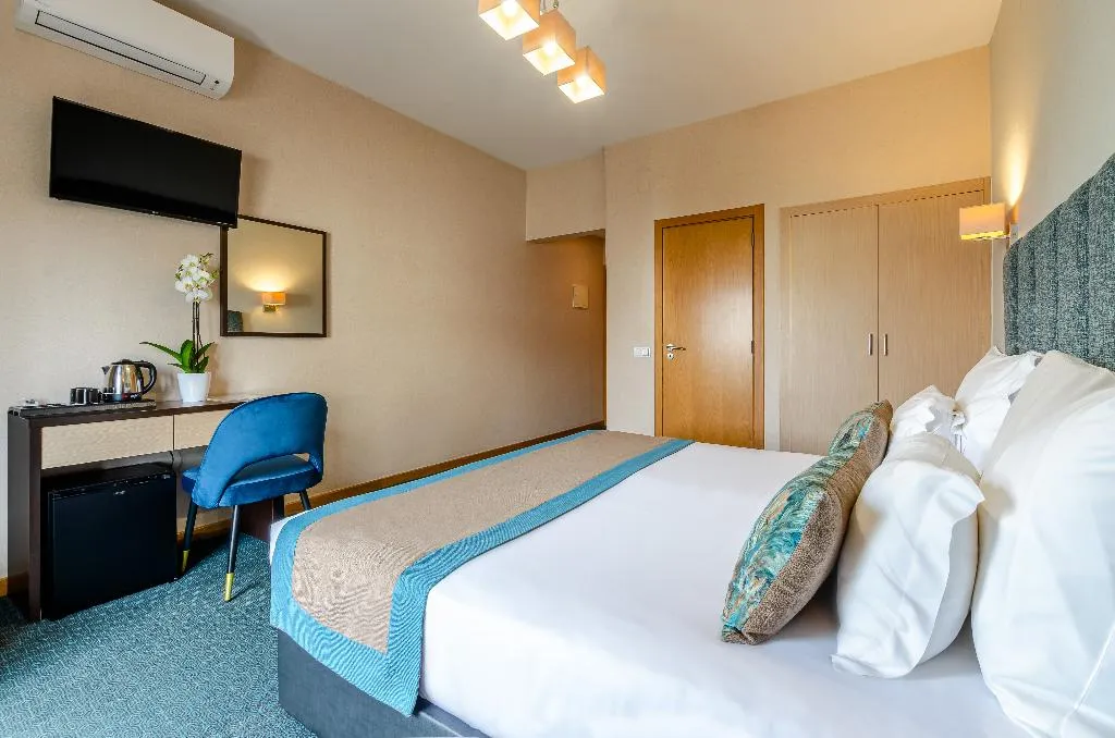 Double or Twin STANDARD Room, DAH Dom Afonso Henriques, Lisbon
