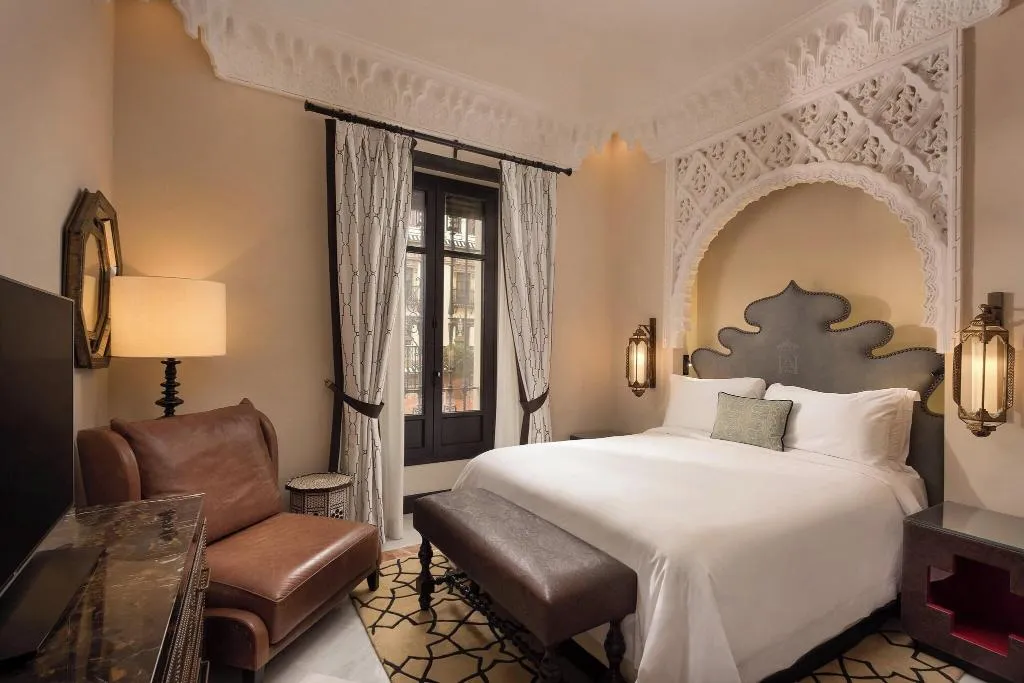 DOUBLE DELUXE QUEEN BED Room, Alfonso XIII, Seville