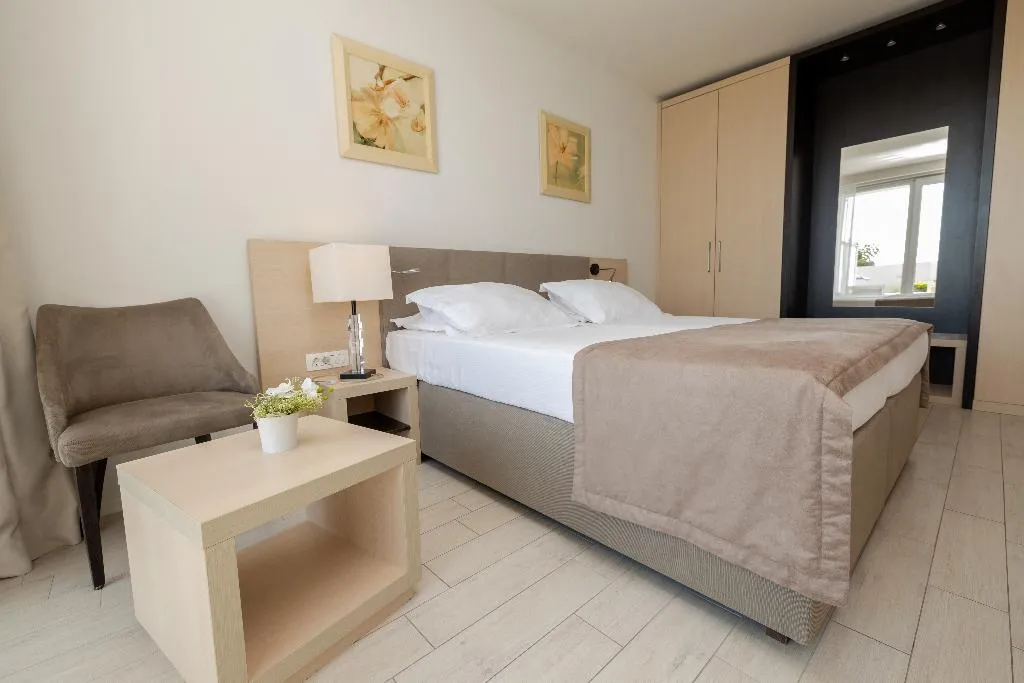 APARTMENT DELUXE PARK VIEW Room, Romana Beach Apartments, Split
