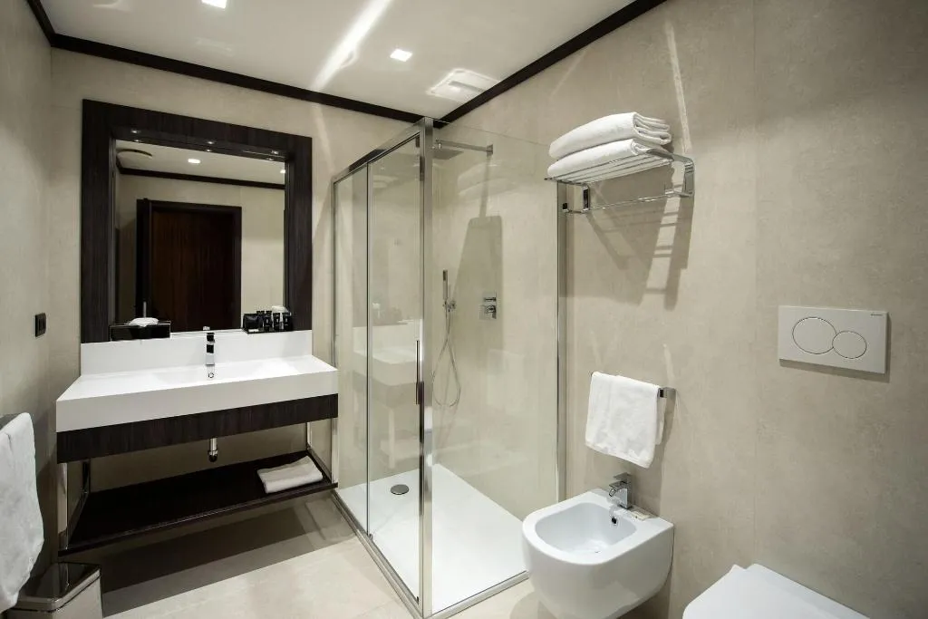 Room, Gold Tower Lifestyle Hotel, Naples