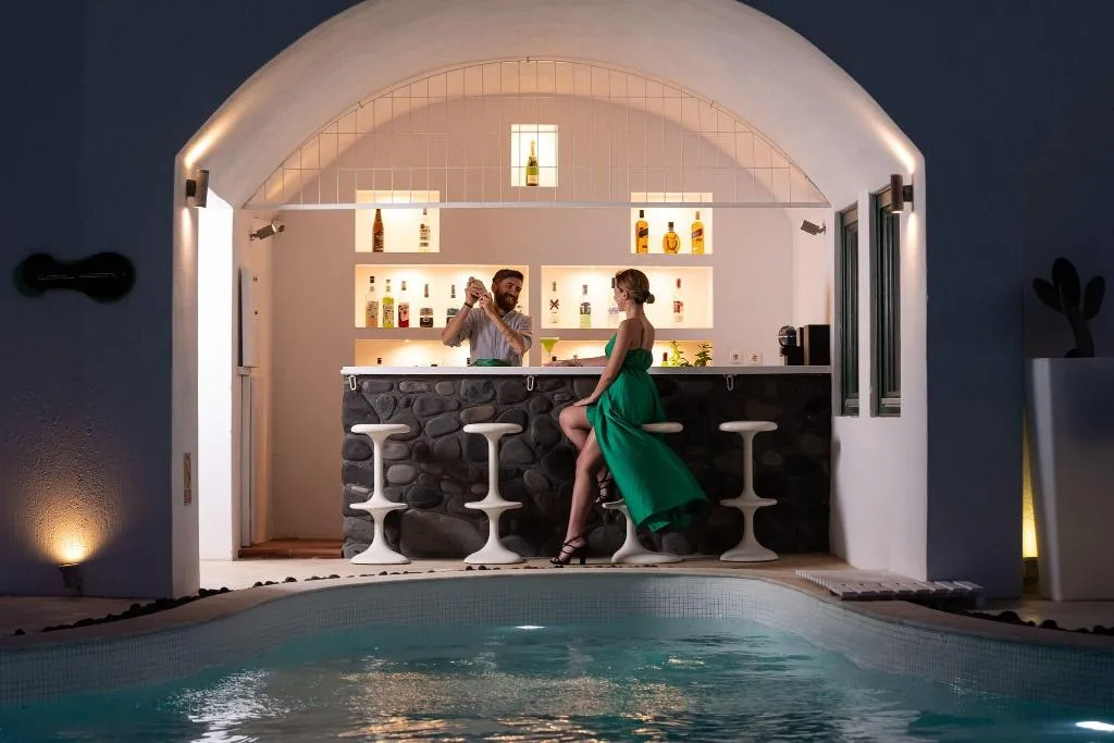 Bar, Avant Garde Suites, Santorini