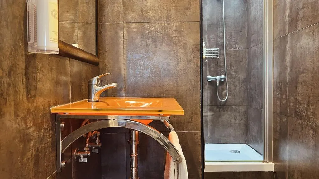 APARTMENT WITH DOUBLE BED Room, Casa do Patio by Shiadu, Lisbon
