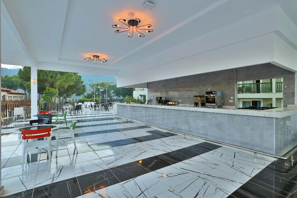 Bar, Crystal Flora Pearl Collection, Antalya