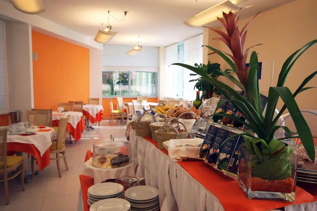 Restaurant, B&B HOTEL Bergamo Executive, Milan