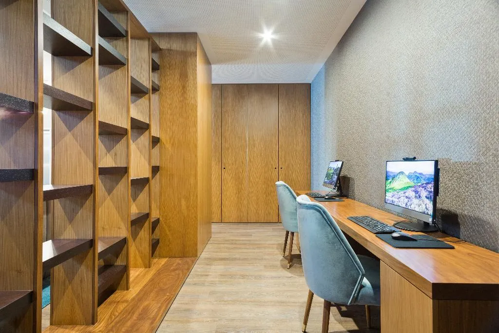 Sports and Entertainment, Acta The Avenue, Porto