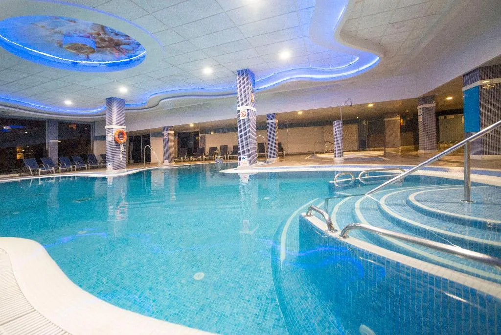 Pool, Hotel Spa Benalmádena Palace, Costa Del Sol