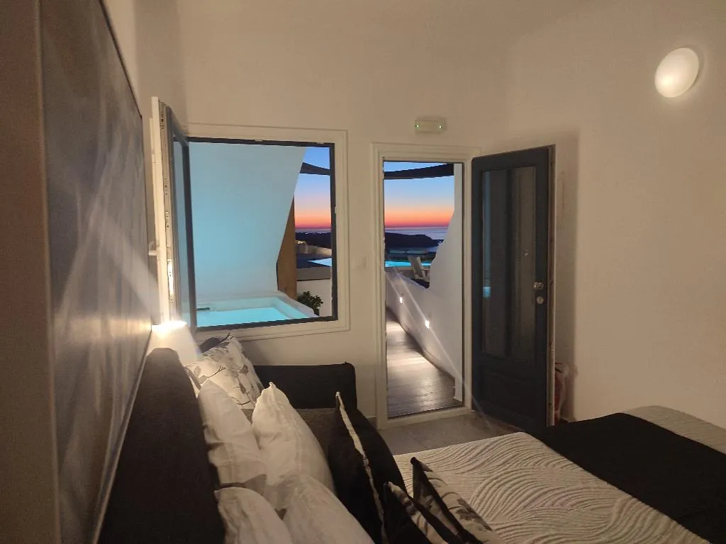 SUITE WITH JACUZZI Room, Amaze Suites, Santorini