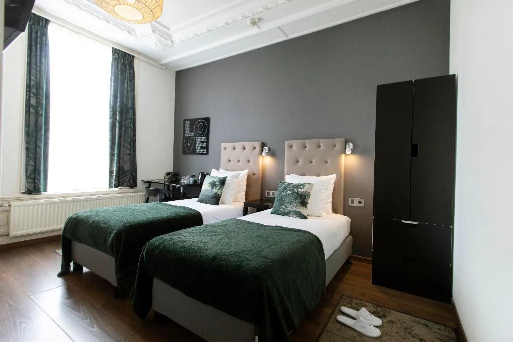 TWIN CANAL VIEW Room, Quentin Amsterdam Hotel, Amsterdam