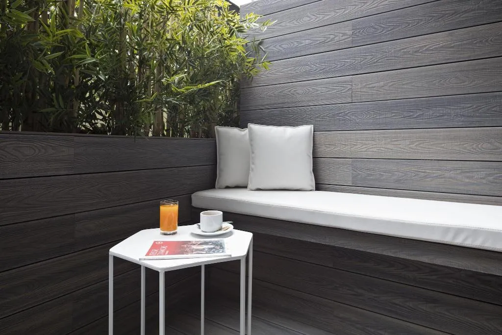 TRIPLE WITH TERRACE Room, Bcn Montjuic, Barcelona
