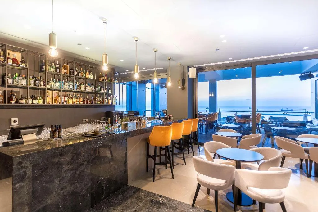 Bar, Radisson Blu Hotel Larnaca, Cyprus