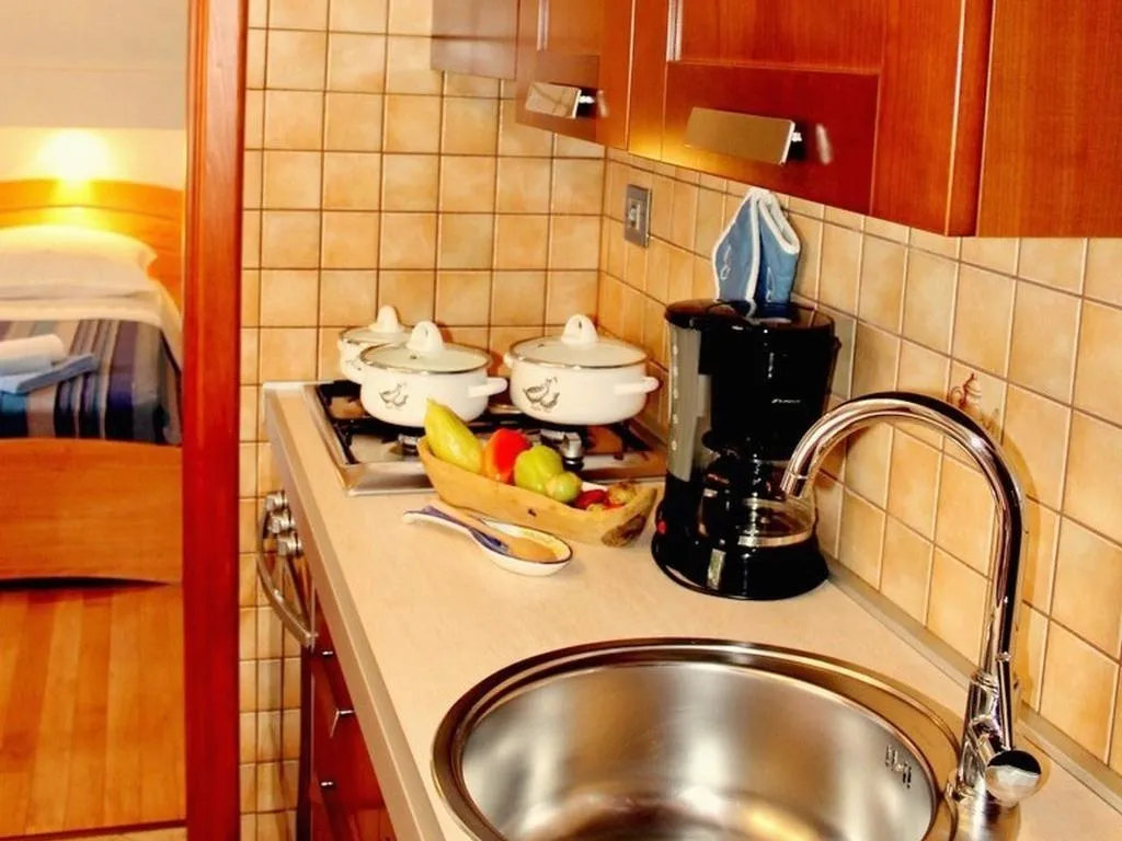 APARTMENT CAPACITY 3 Room, Apartments Salu - adults only, Istria