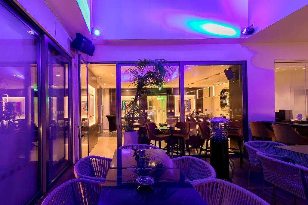 Bar, Radisson Blu Hotel Larnaca, Cyprus