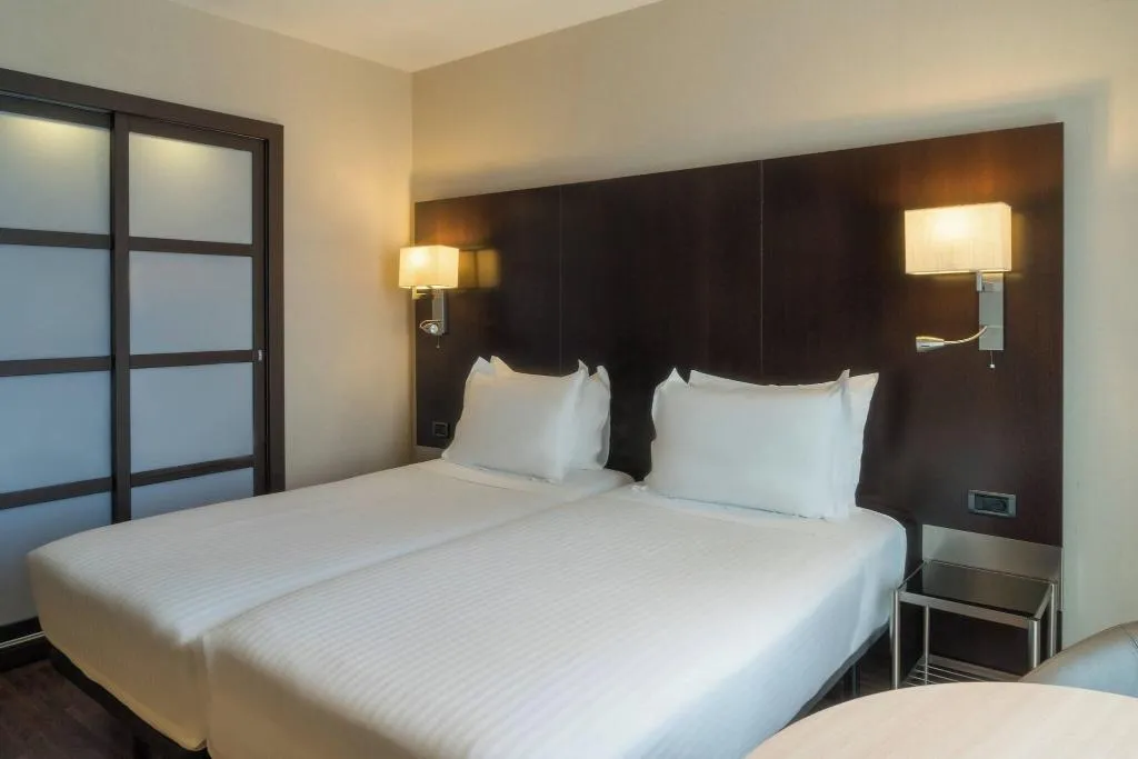 Room, AC Elda, Costa Blanca
