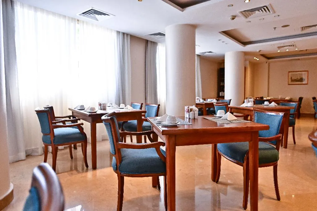Restaurant, Swiss Inn Nile, Cairo