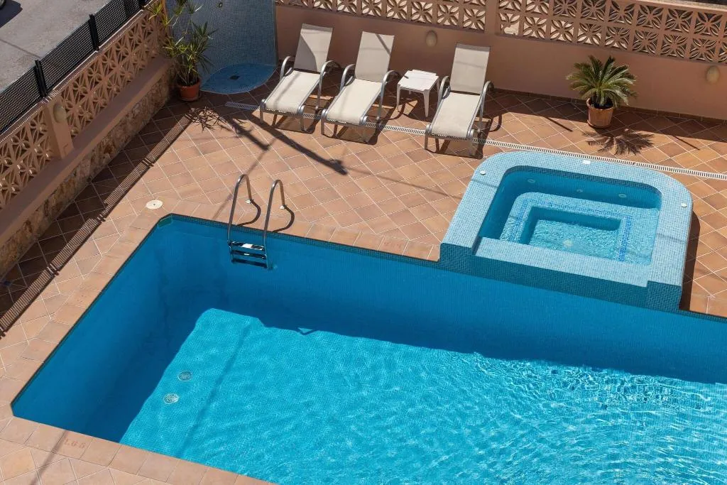Pool, Martinez, Majorca