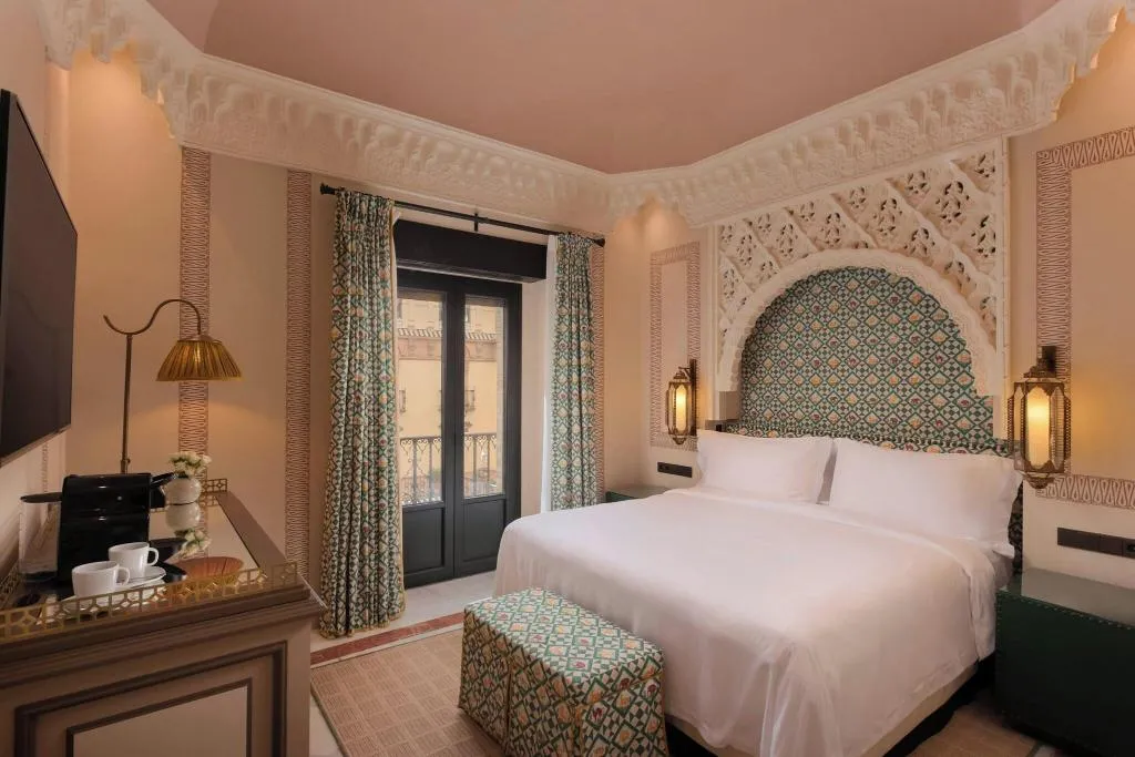 DOUBLE DELUXE WITH VIEWS Room, Alfonso XIII, Seville