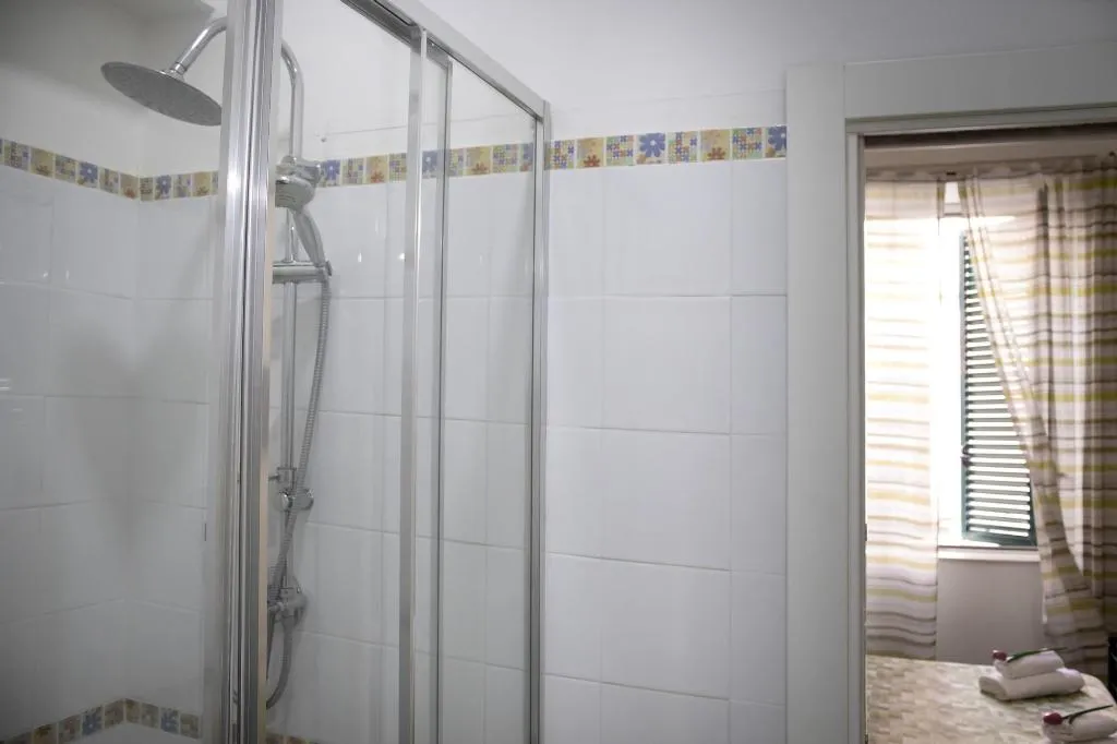 Room, Pomodoro B&B, Naples
